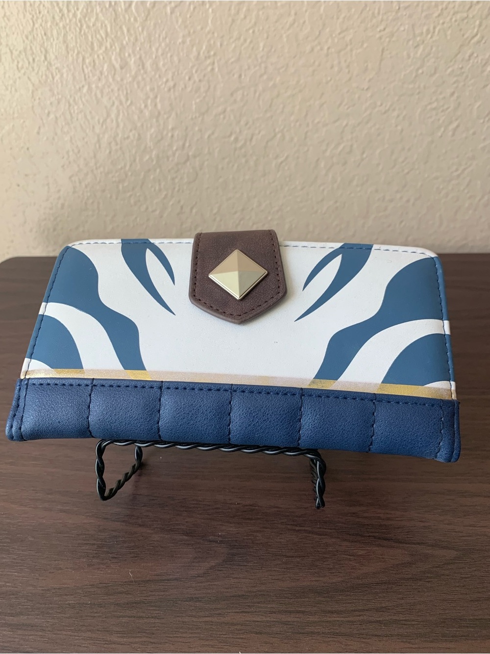 Bioworld Star Wars AHSOKA TANO Blue White Brown Bifold Wallet